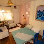A Casa Laranja - Arte E Historia Em Um Unico Lugar