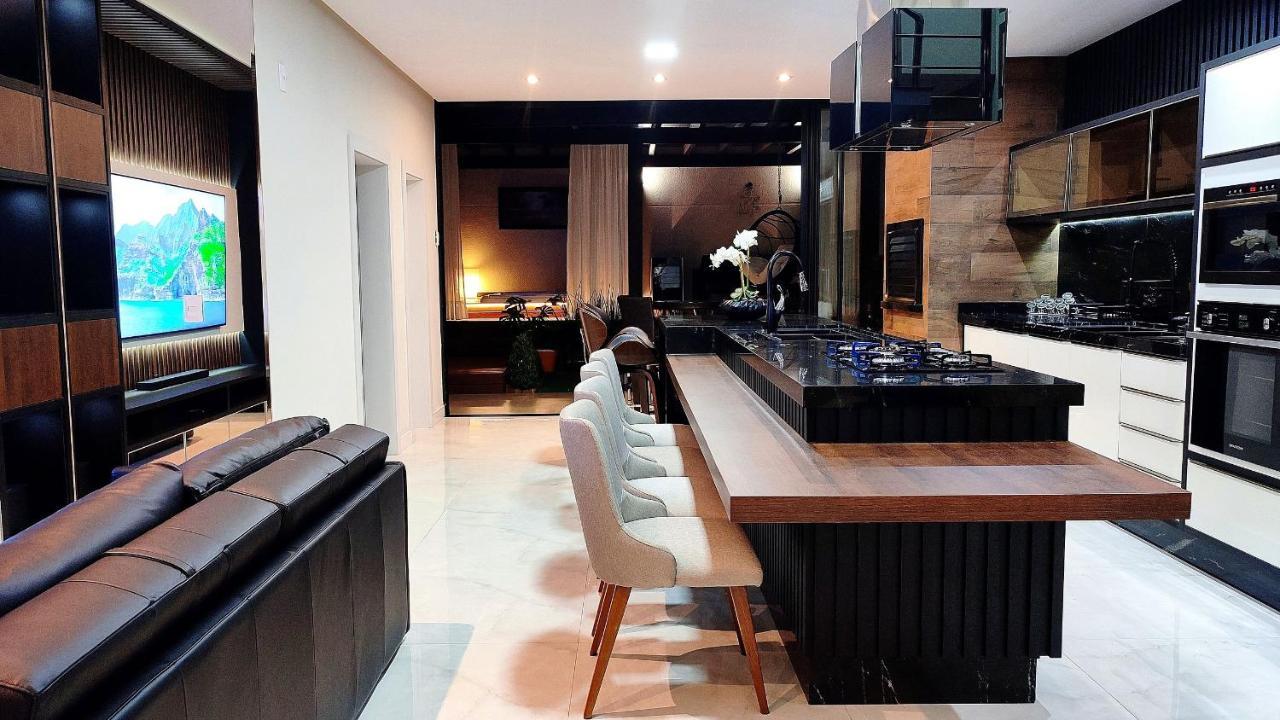Casa de férias Casa Luxo Jacuzzi Aquecida Prox Cataratas E Aerpt Foz do Iguaçu