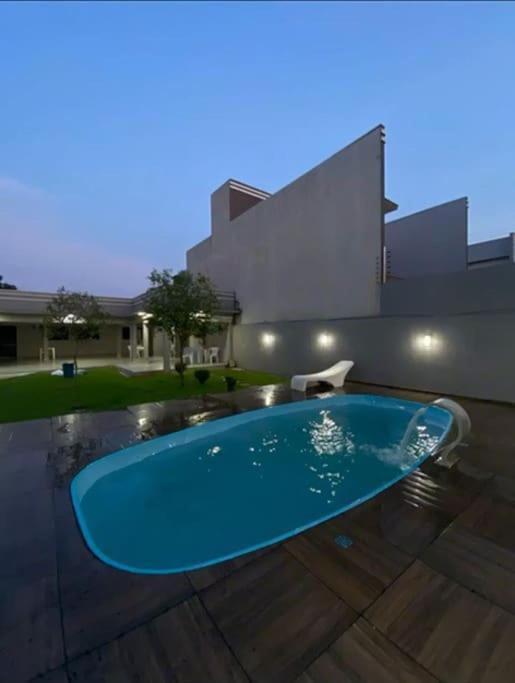 Casa Aconchegante, Local Espacoso E Bem Localizado *