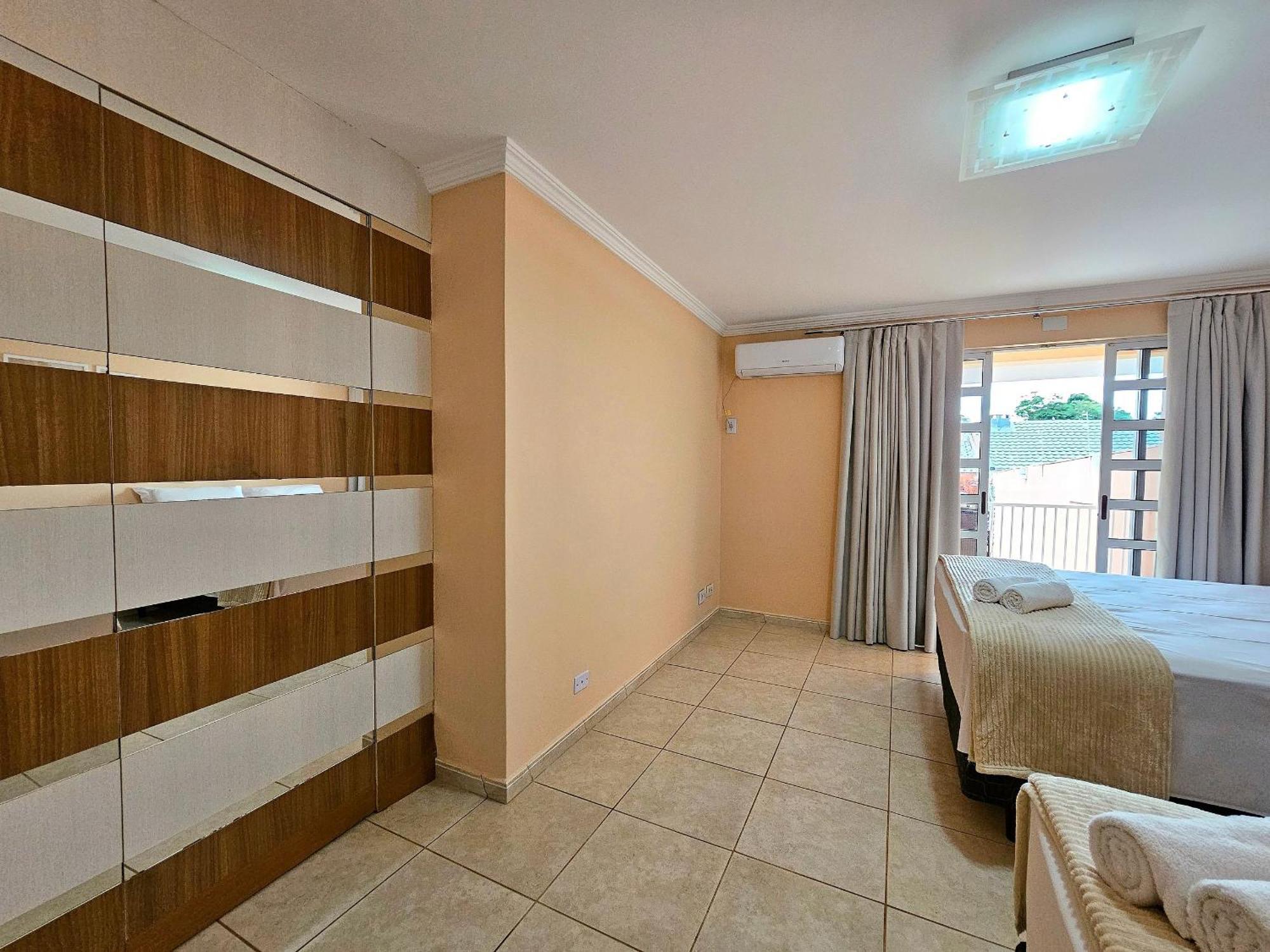 Casa 4 Quartos Piscina Prox Paraguai E Itaipu