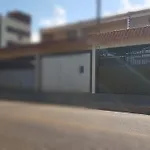 Sobrado amplo e confortável em regiao central