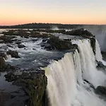 Apê confortável e familiar no coração de Foz! TÉRREO