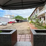 Ampla Casa Em Condominio