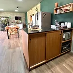 RESORT PARTICULAR, 6 quartos, 16 pessoas, piscina, churrasqueira, casa da árvore, área EXCLUSIVA