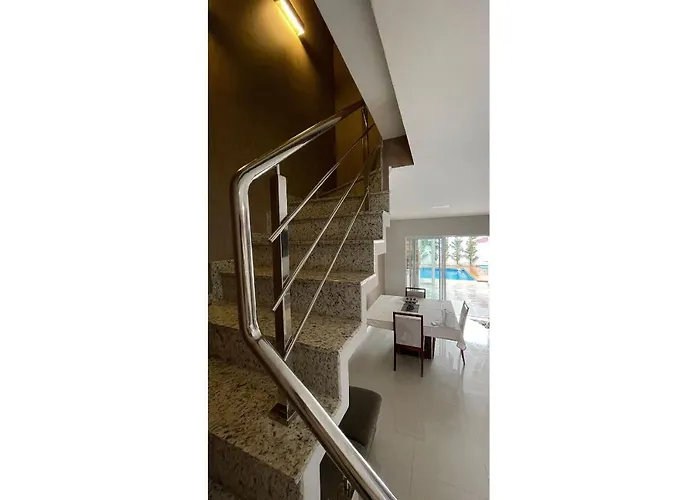 Sobrado Com Piscina E Churrasqueira De Alto Padrao Em Foz