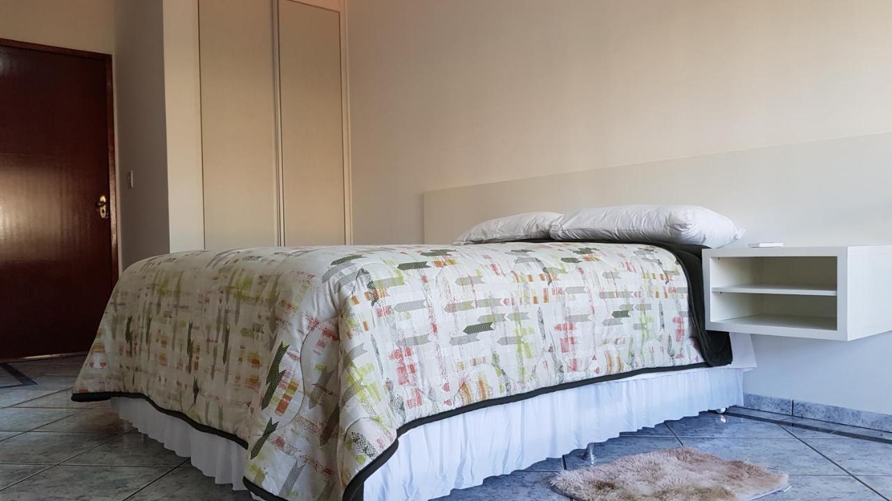 Sobrado amplo e confortável em regiao central Casa de férias