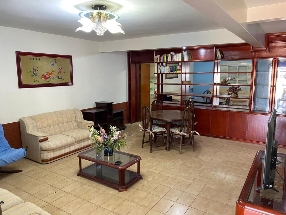 Ampla Casa Em Condominio *