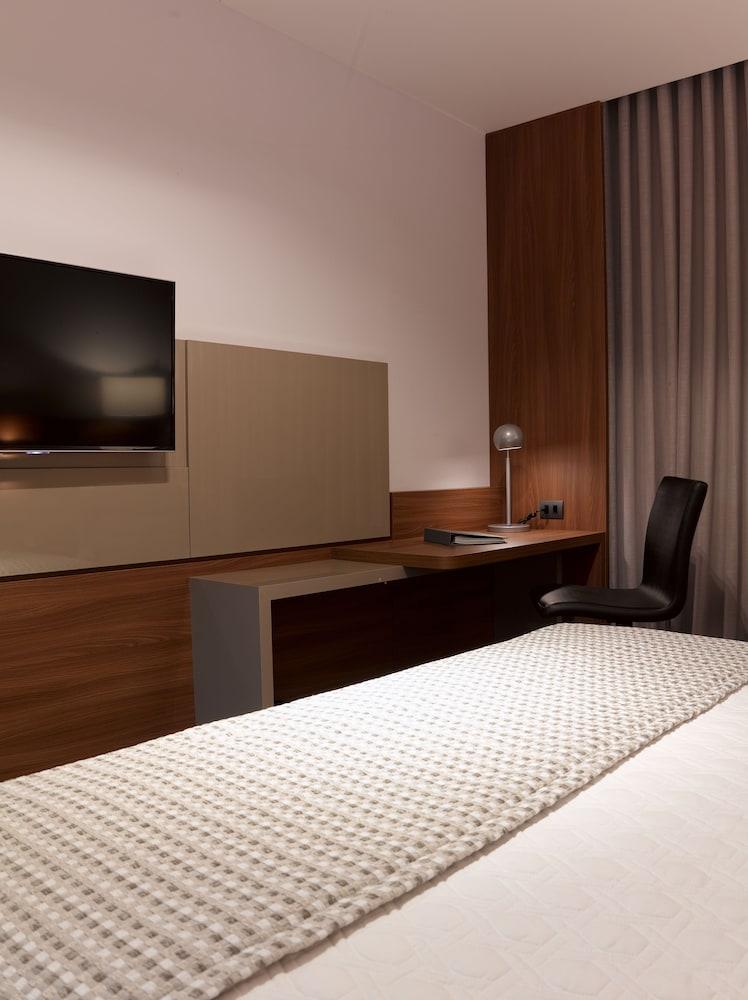Hotel Jl By Bourbon