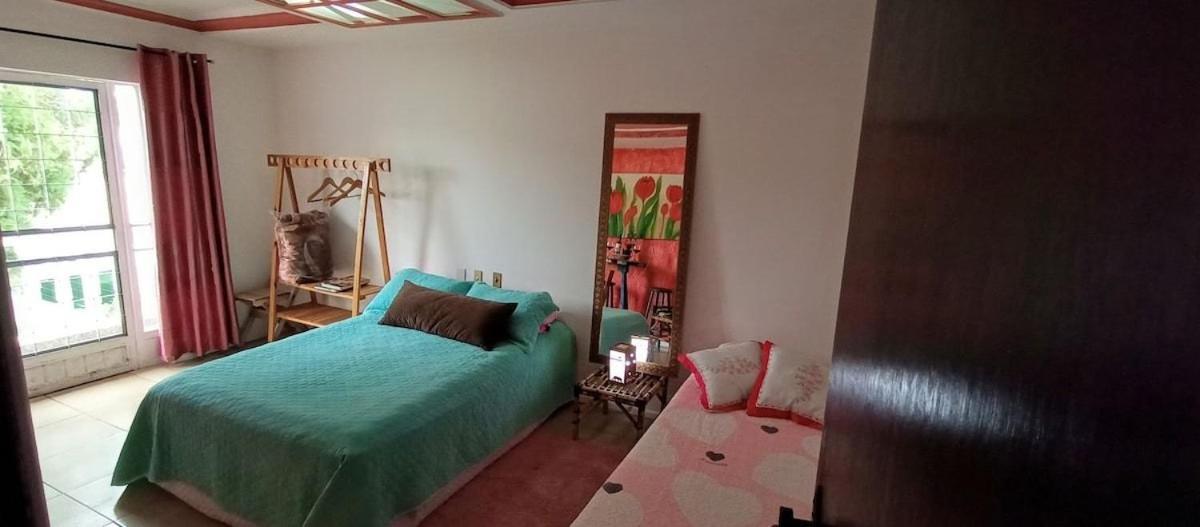 Acomodação com café da manhã  Com Sacada, Cafe, Cozinha E Pet Friendly *