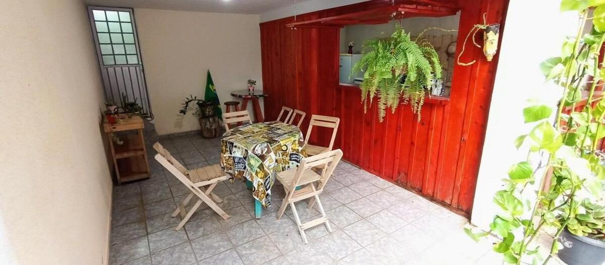 Acomodação com café da manhã  Com Sacada, Cafe, Cozinha E Pet Friendly