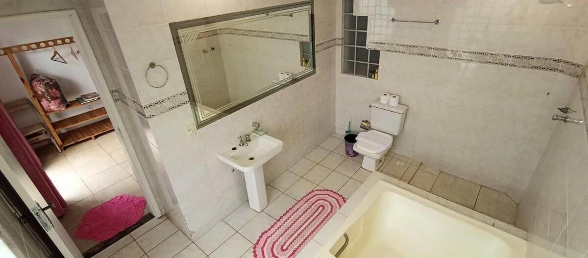 Acomodação com café da manhã  Com Sacada, Cafe, Cozinha E Pet Friendly Foz do Iguaçu