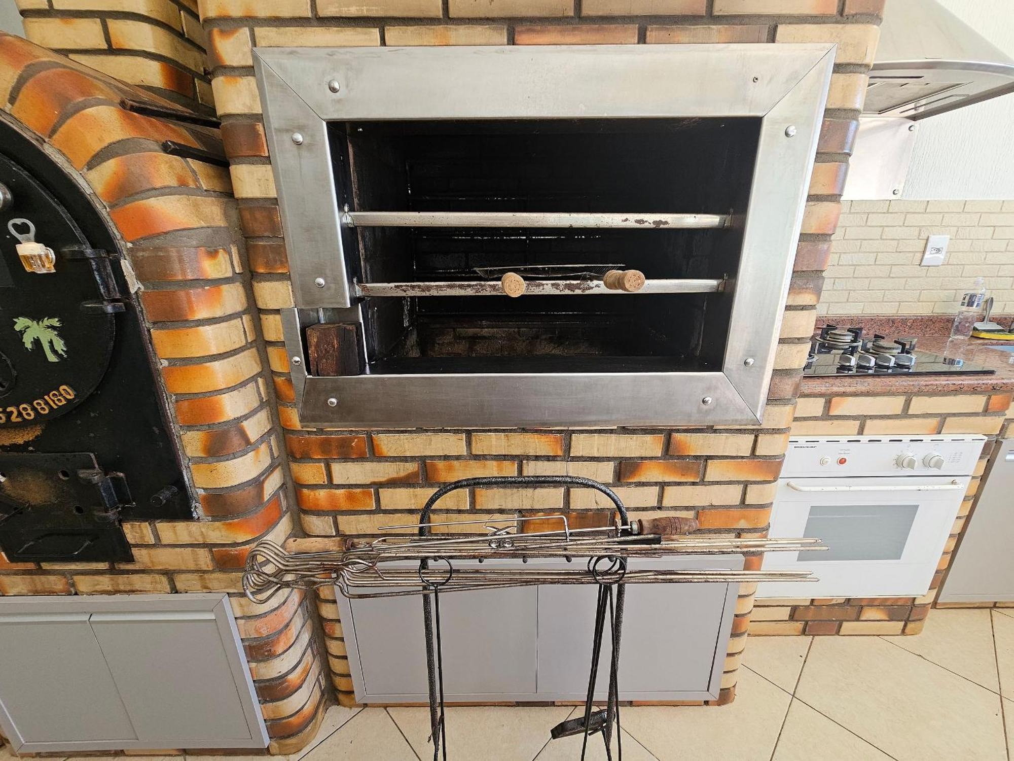 Casa de férias Casa 6 Quartos Padrao Area Nobre Prox Atrativo *