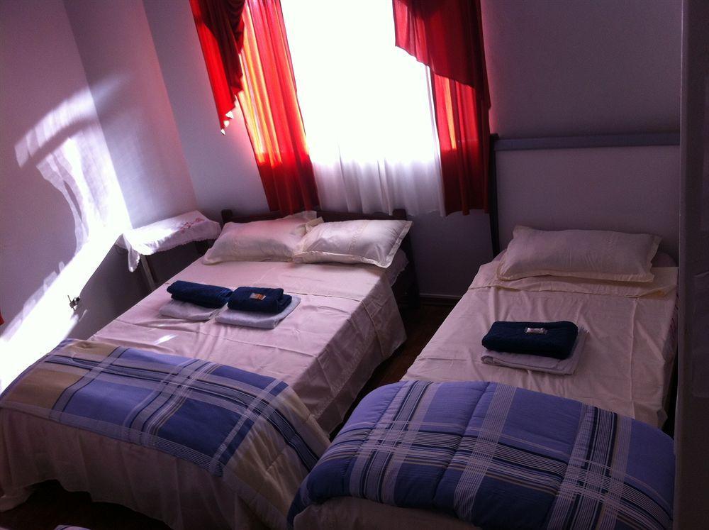 Falls Art Hotel