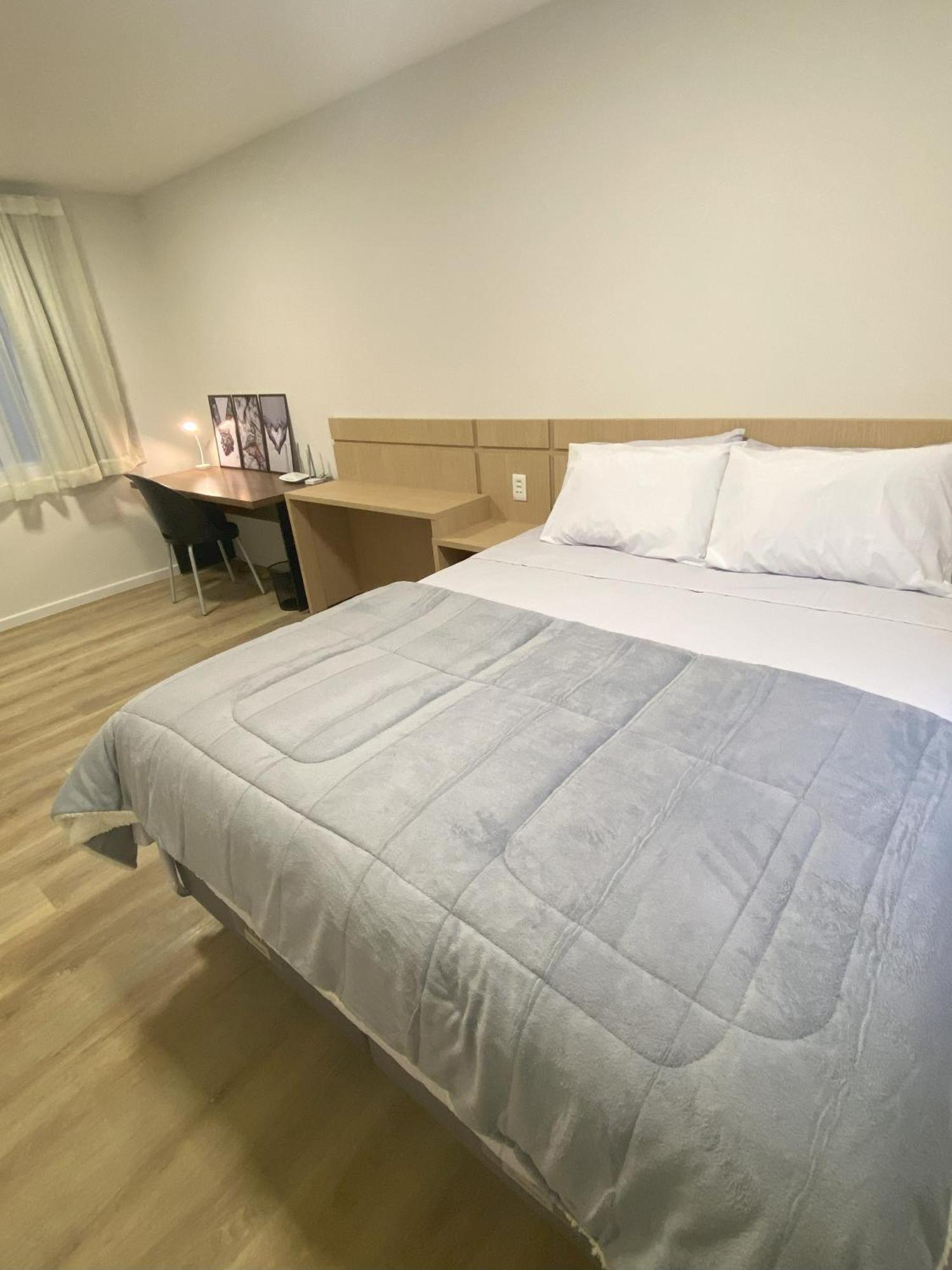 Inteiro Novo - 2 Quartos - Regiao Foz Apartamento