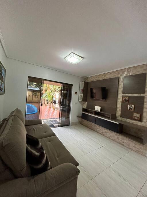Casa de férias Casa Aconchegante Com Piscina