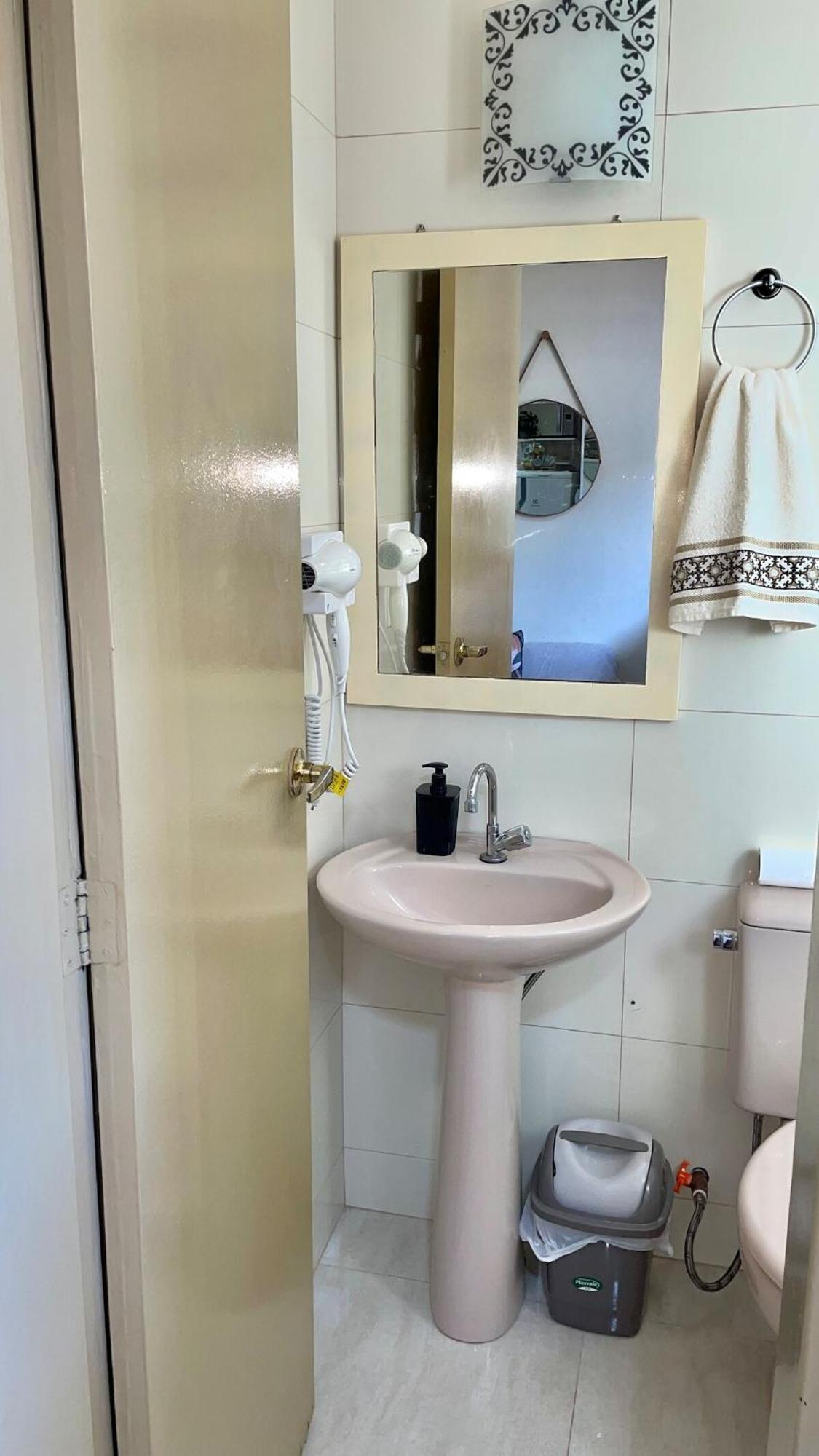 Apartamento Central, Completo, Com Ar Condicionado, Cozinha E Wifi