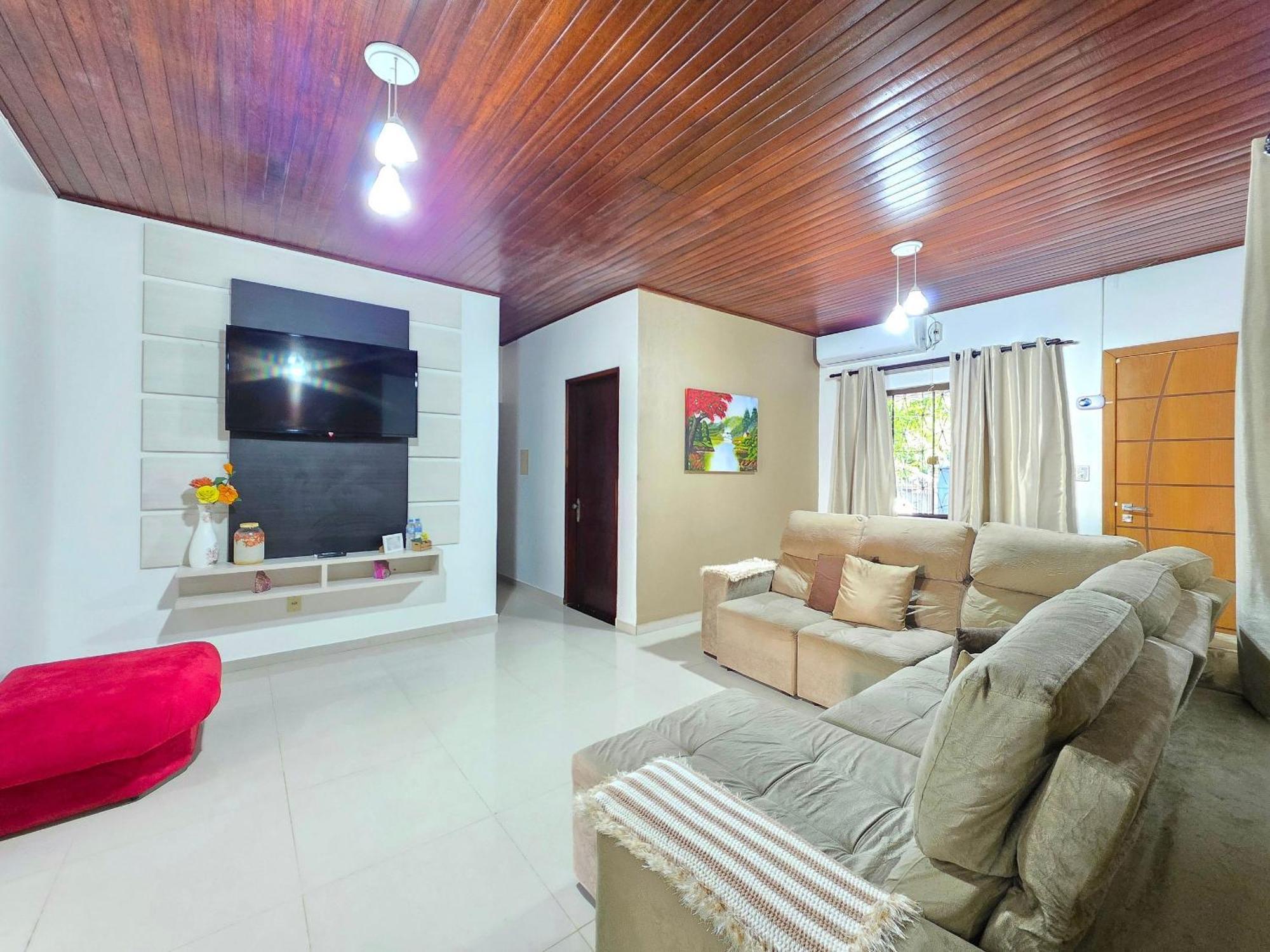Casa Ampla Area De Lazer Prox Centro E Cataratas
